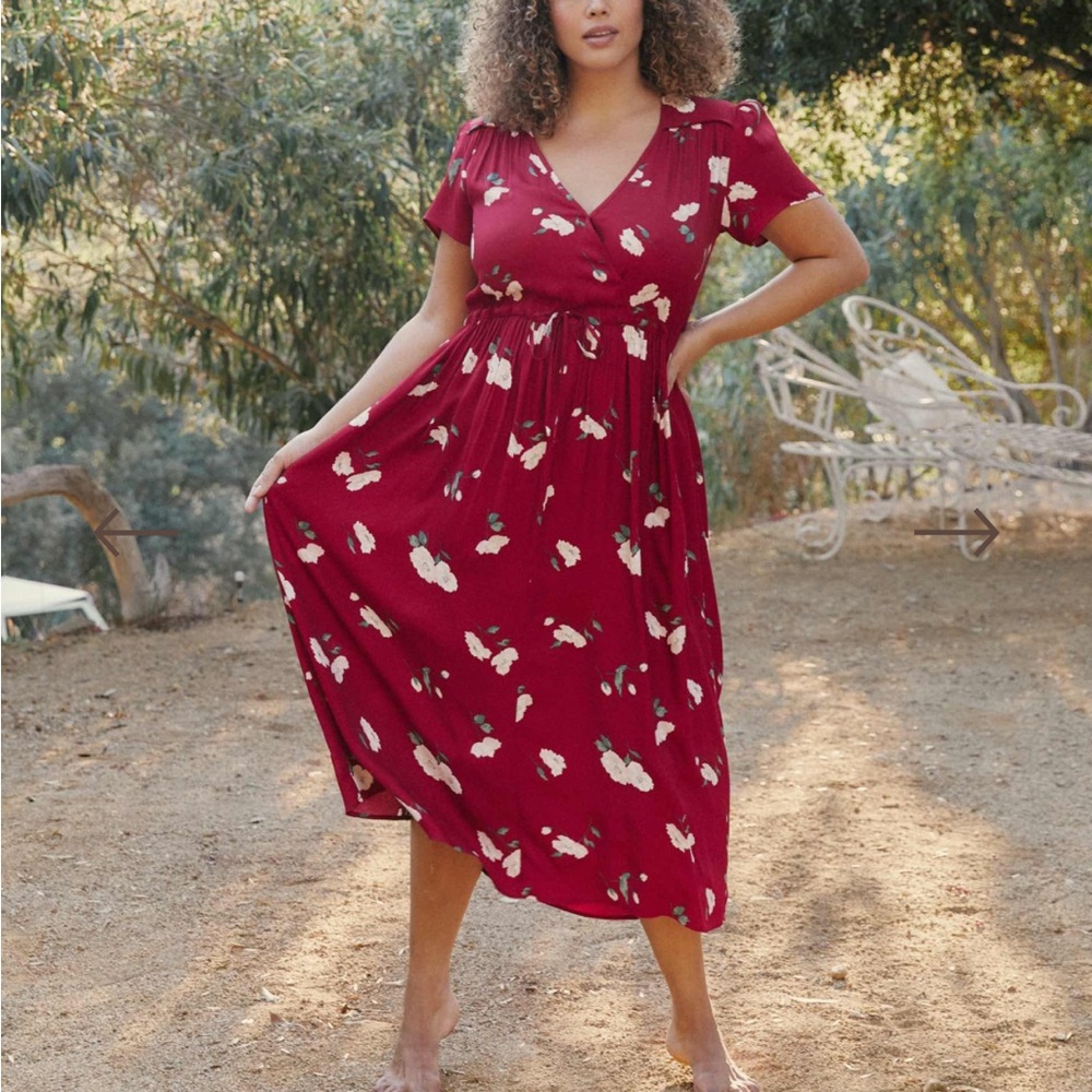 Christy Dawn in Crimson Floral, size medium!